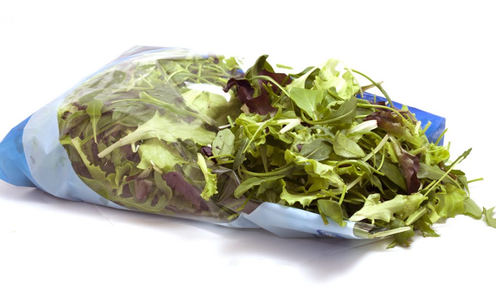 Les salades en sachet : praticité, nutrition et enjeux de consommation