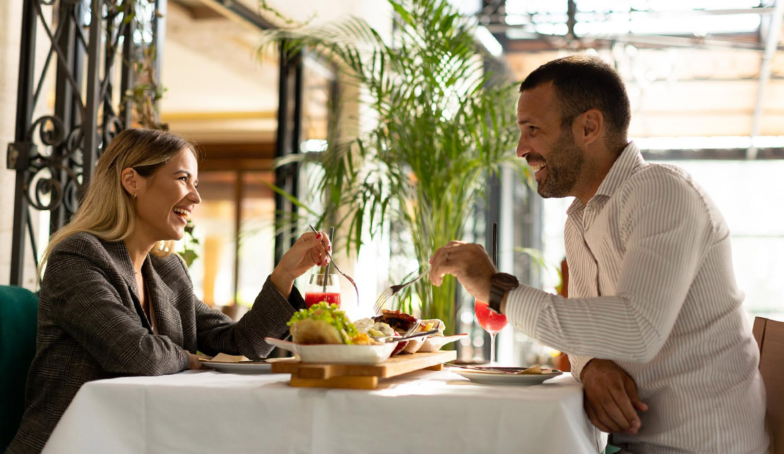 Manger souvent au restaurant : comment garder l’équilibre ?