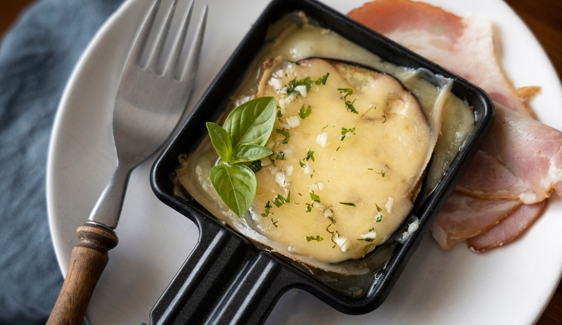 L&rsquo;art de la raclette : le guide pour une soirée réussie
