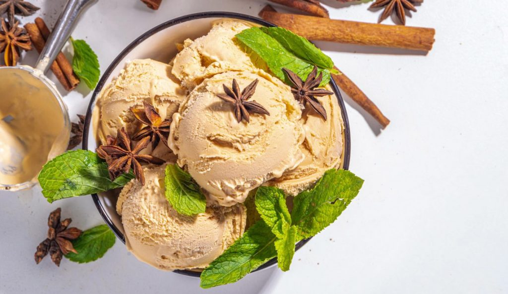 Épices et herbes aromatiques dans les glaces