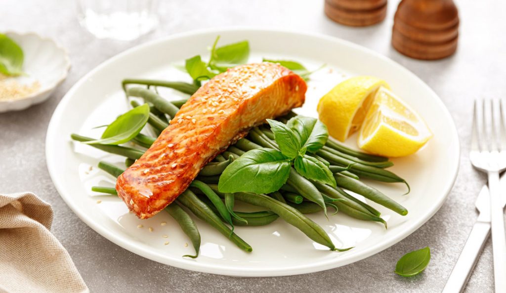 Saumon : sauvage ou d'élevage, comment éviter les métaux lourds ?